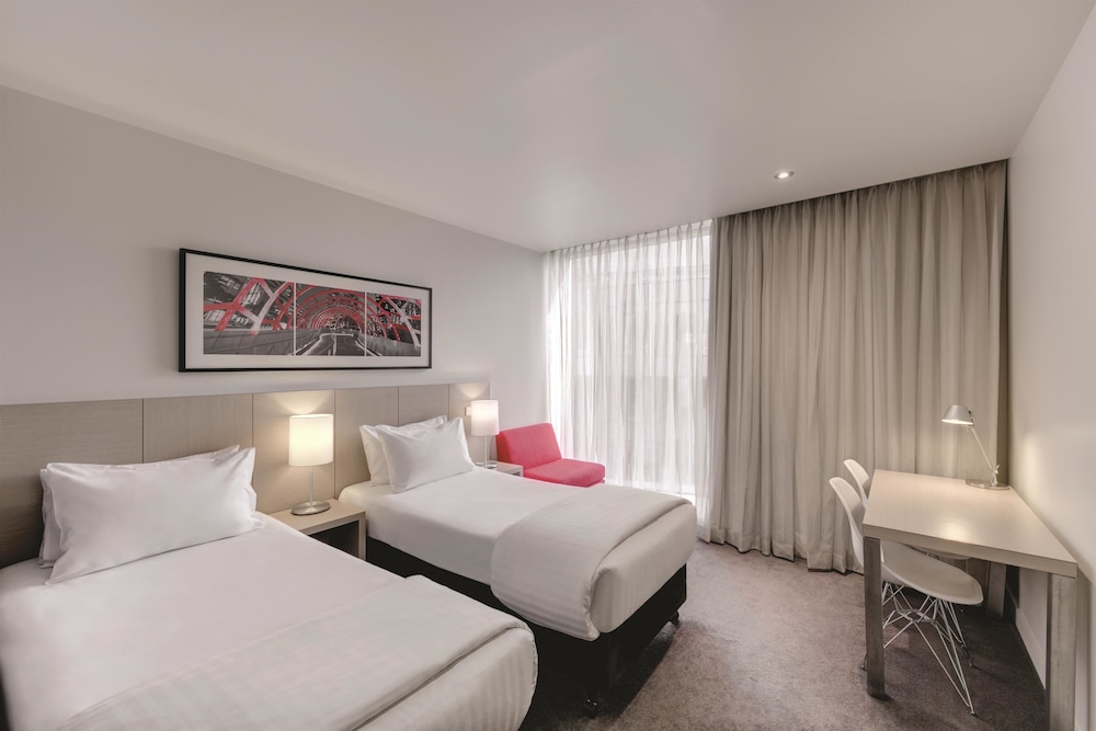 Accessible Room - King or Twin - Photo 4
