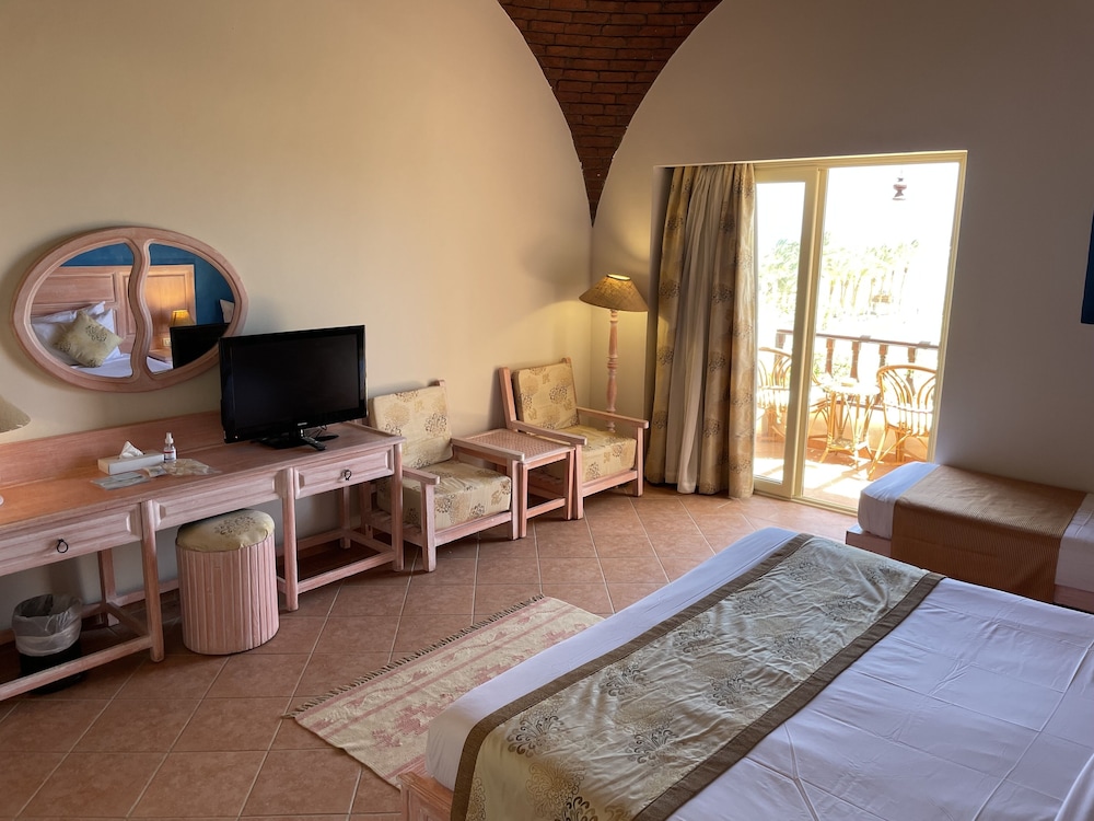 Standard Double or Twin Room, Garden View - Photo 16