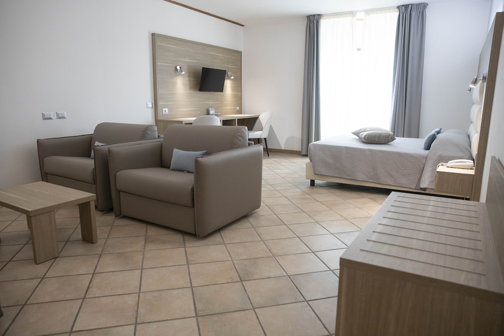 Business Triple Room photo 3