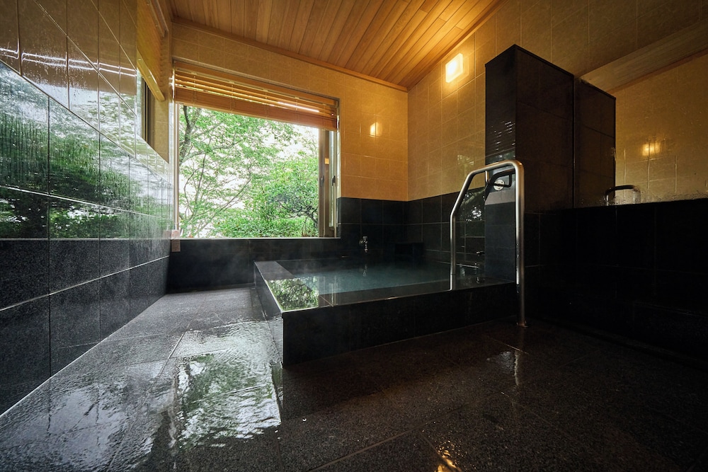 Executive Sakura Japanese-Western Quad Room photo 2