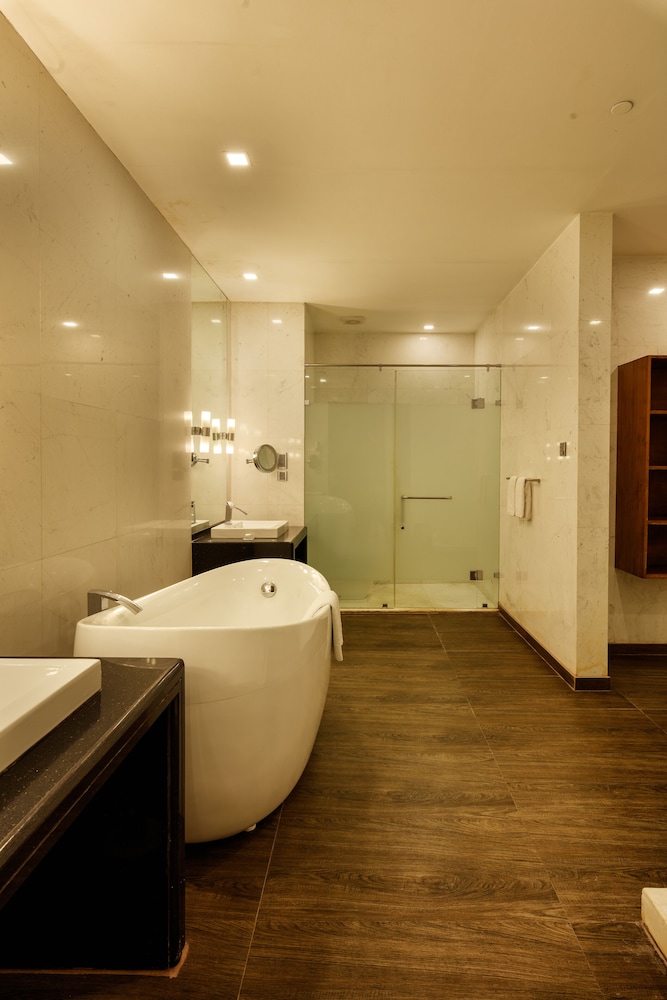 Courtyard Room - Photo 7