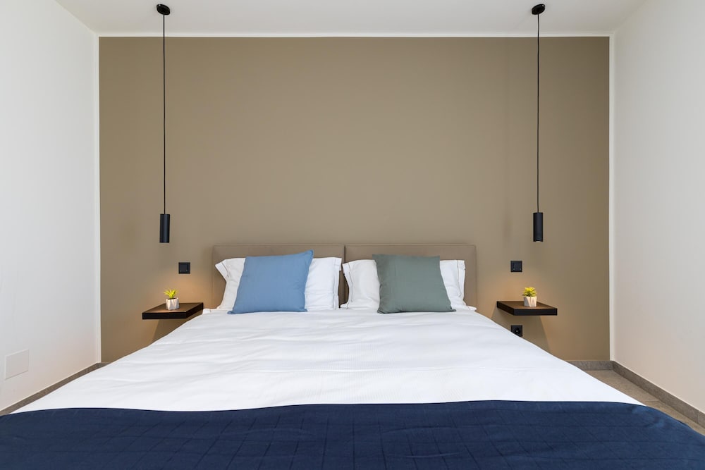 Family Apartment, Multiple Bedrooms, 2 Bathrooms (ICON H Lugano 401 Suite Business)