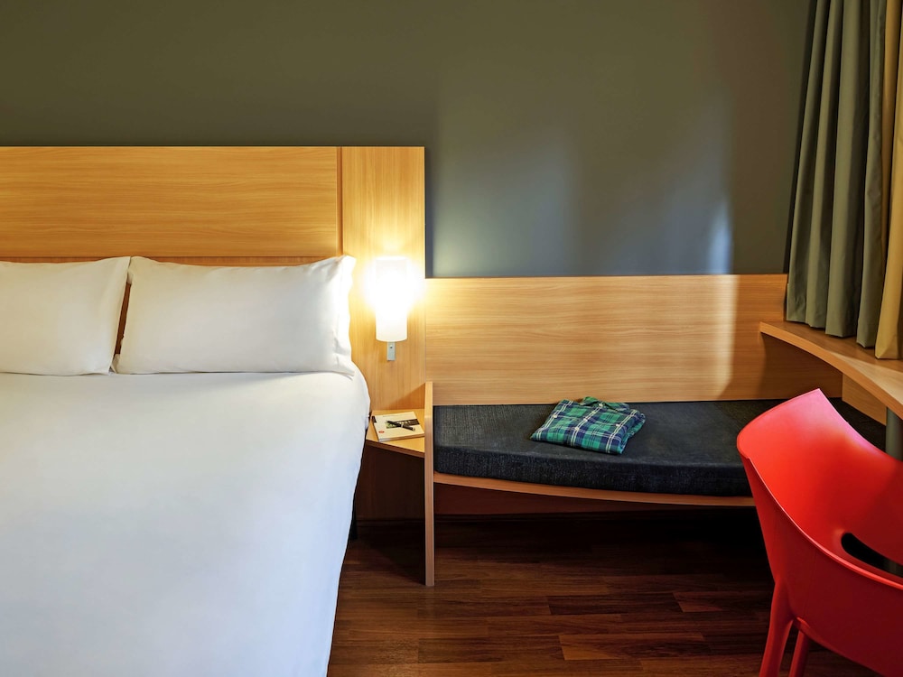 Standard Room, 2 Twin Beds photo 3