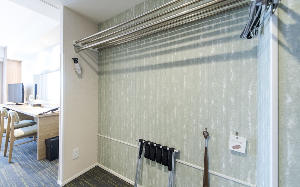 Superior Twin Room [Book 90 days before gets you free water bottle!] - Photo 3
