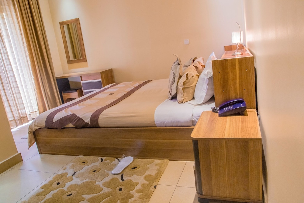 Luxury Apartment, 2 Bedrooms, City View photo 3