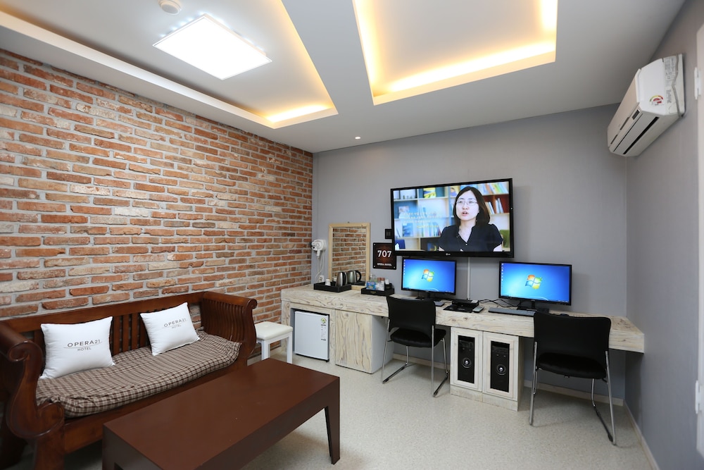 Family Room photo 2