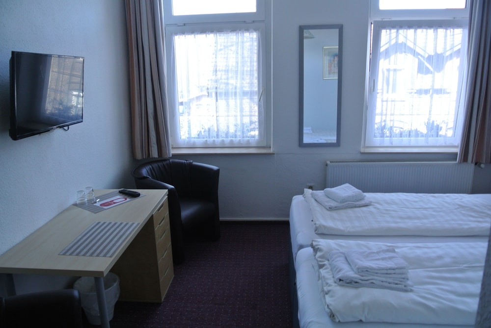 Double or Twin Room photo 2