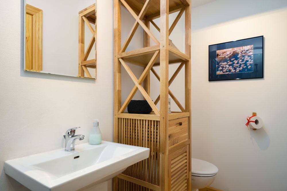 Luxury Suite, 1 Twin Bed, Private Bathroom, Mountain View (Wrangler) photo 2
