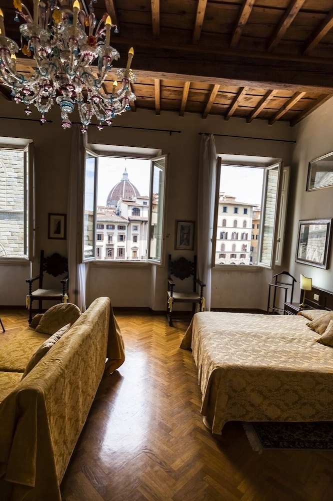 Romantic Suite, Ensuite, City View photo 1