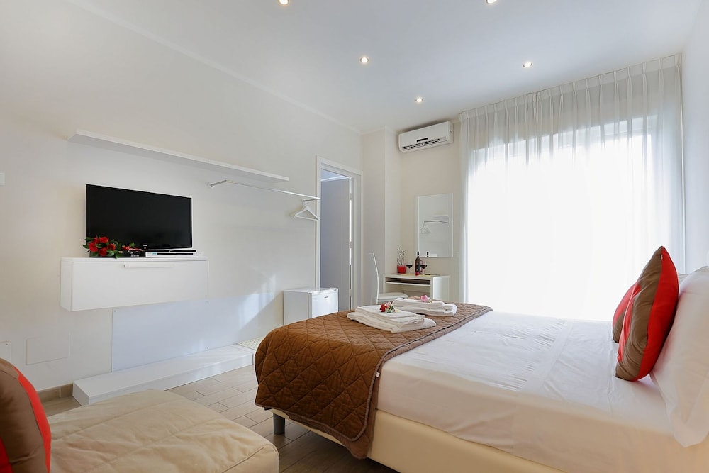 Superior Double or Twin Room, Jetted Tub photo 3