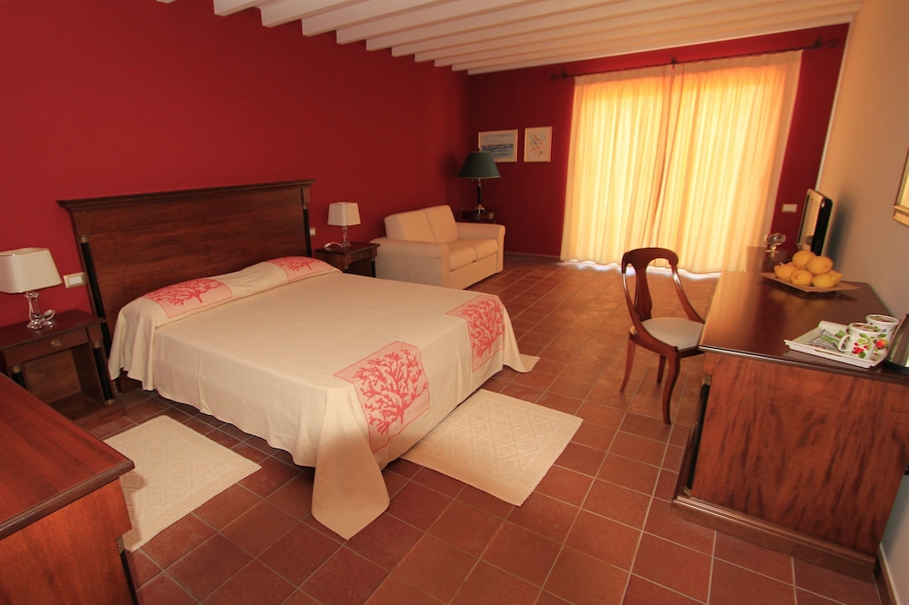 Suite, 1 King Bed With Sofa Bed, Sea View