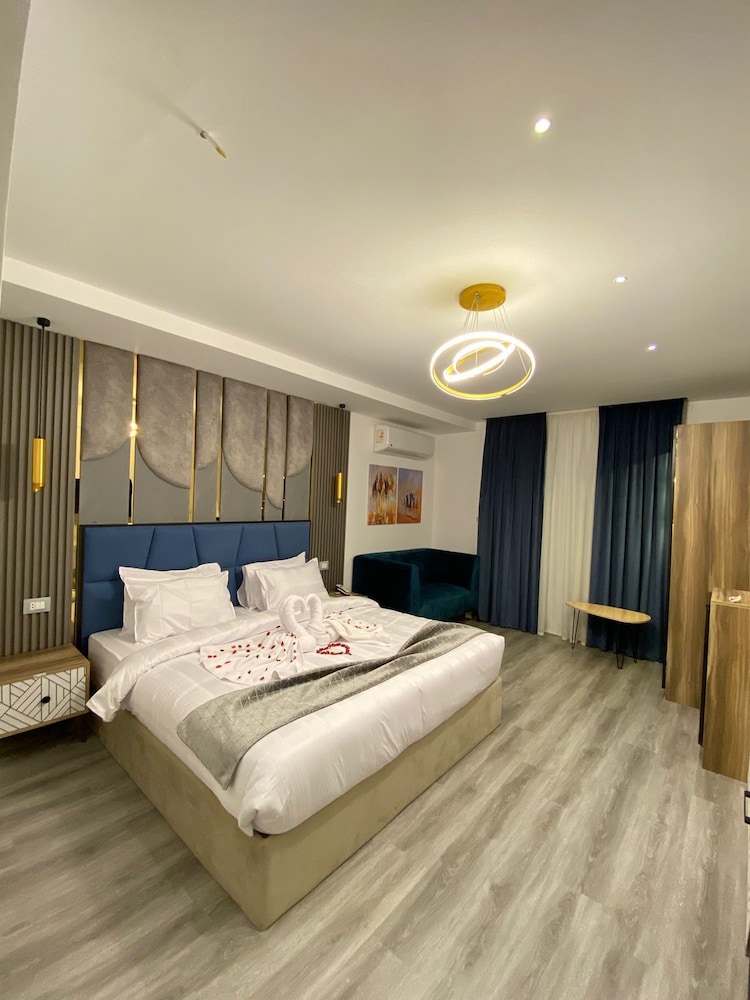 Double Room, Pool View - Photo 2
