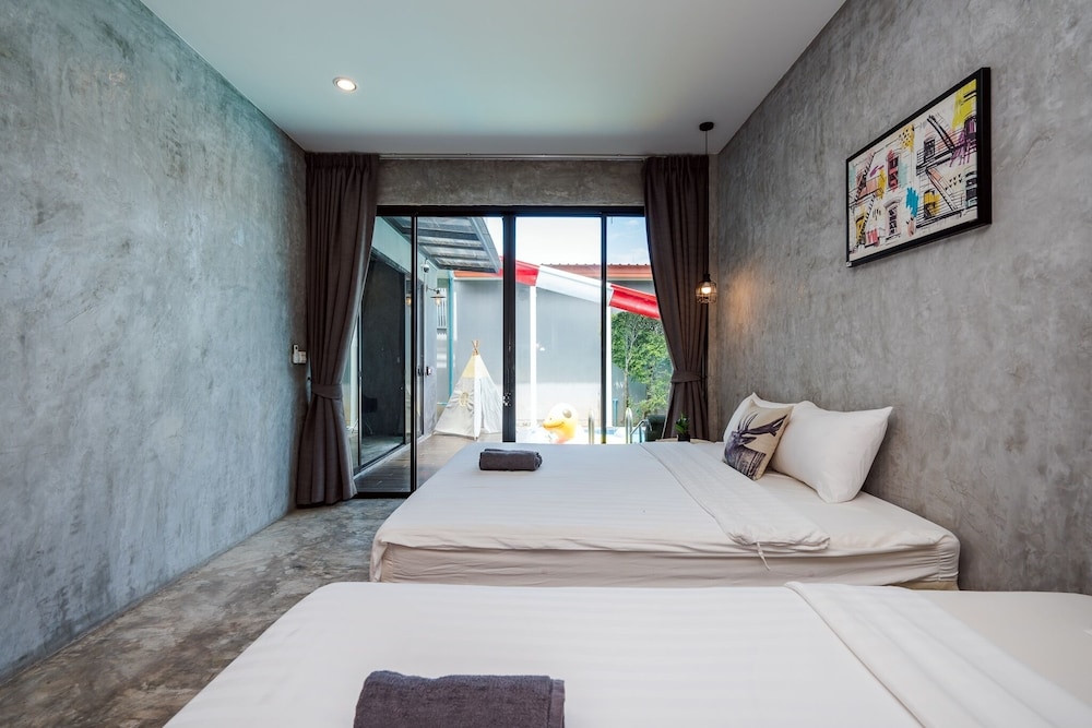 Three-Bedroom Villa - Photo 7