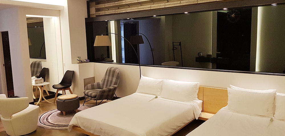Room, 1 Bedroom (Innocent) - Photo 6