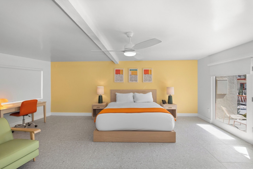 Grand Room photo 2