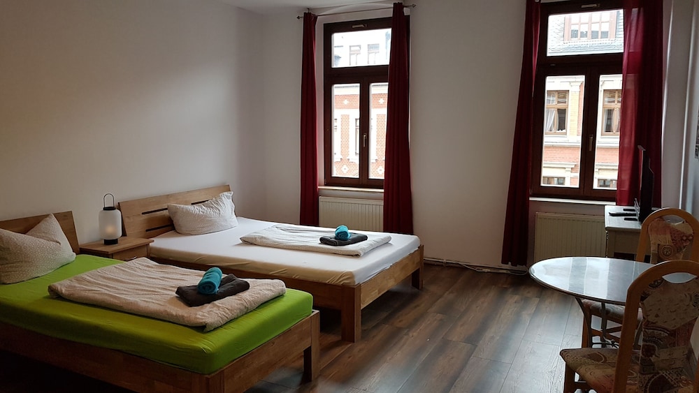 Basic Condo, 3 Bedrooms, Non Smoking photo 2