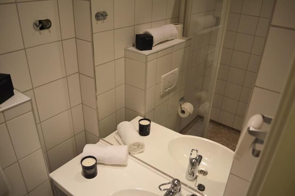 Single Room (3) photo 3