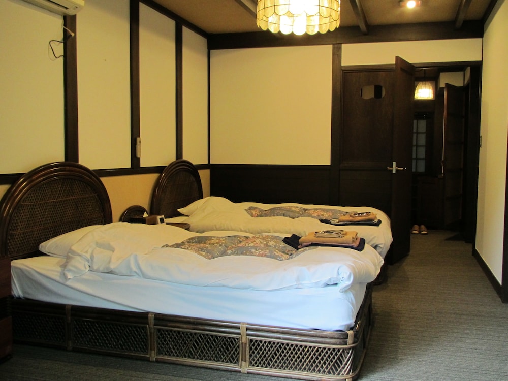 Standard Twin Room, Smoking, Mountain View photo 1