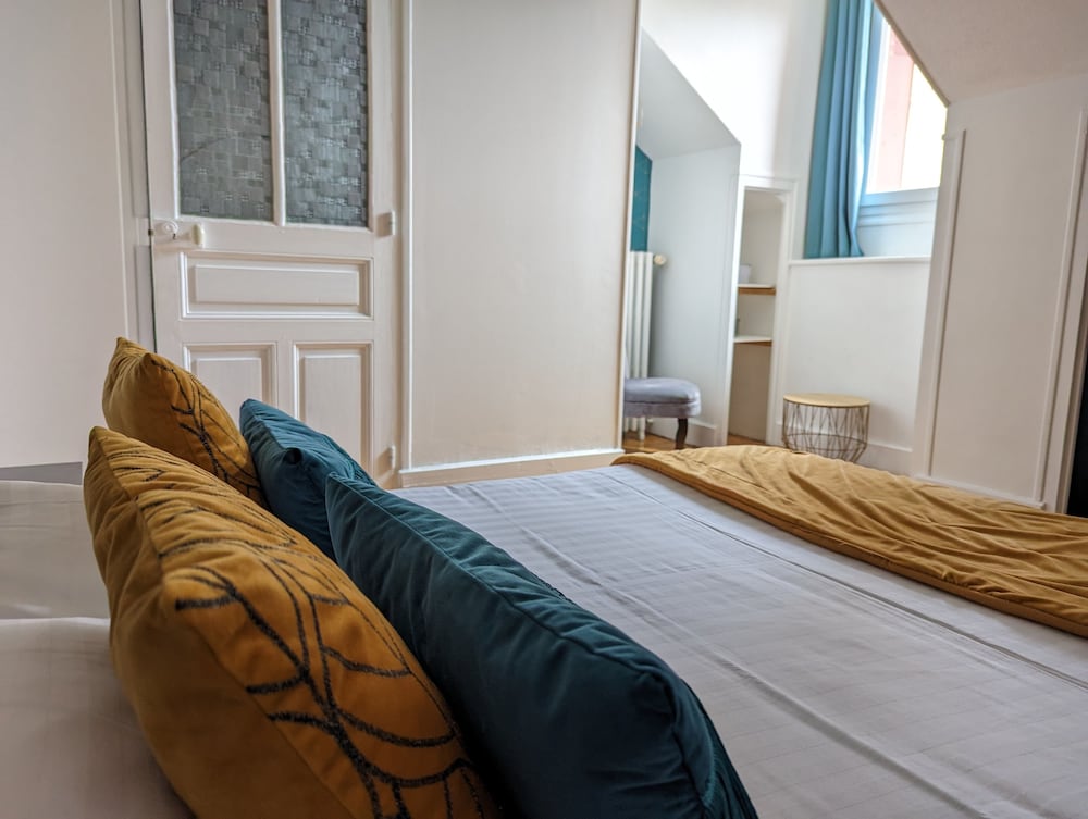 Double Room - Photo 6