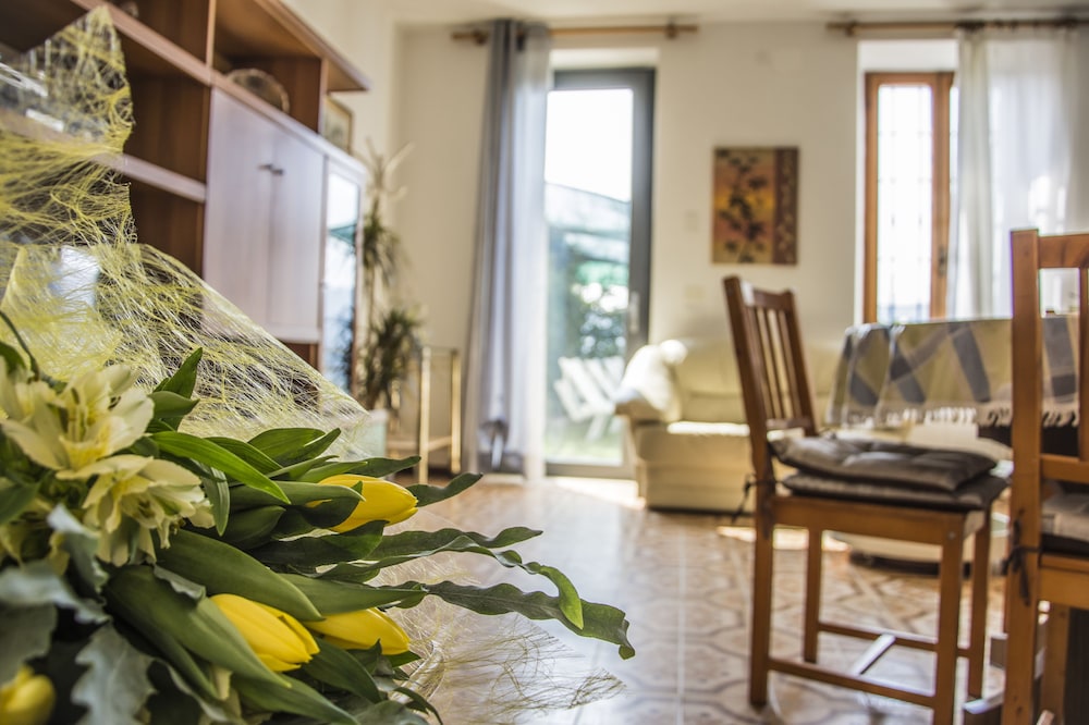 Classic Condo, 2 Bedrooms, Accessible, Ground Floor