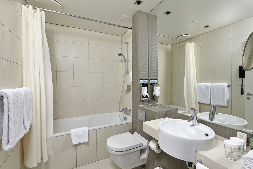 Family Executive Room with Mountain View photo 2