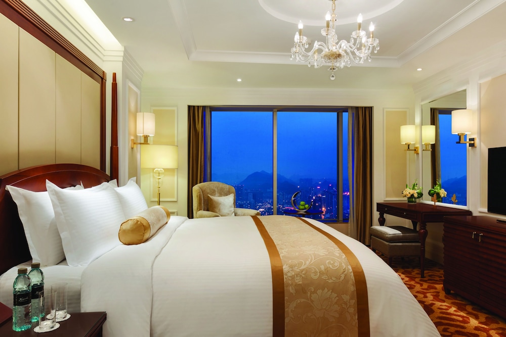 Suite, 1 King Bed, River View photo 2