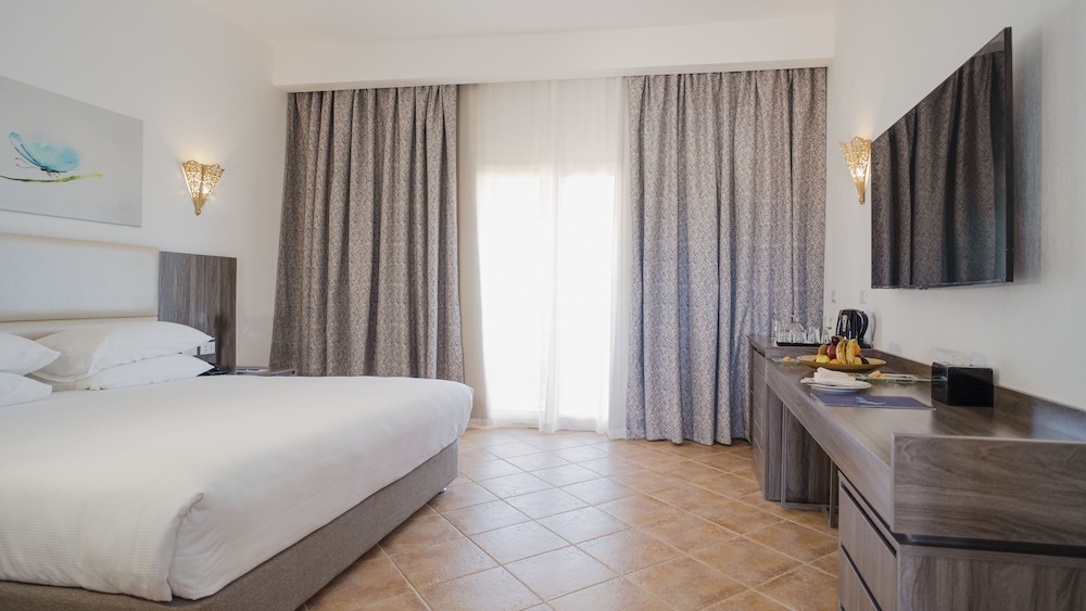 Deluxe Double Room, Garden View - Photo 4