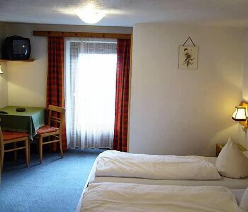 Standard Double Room, Private Bathroom, Mountain View photo 1