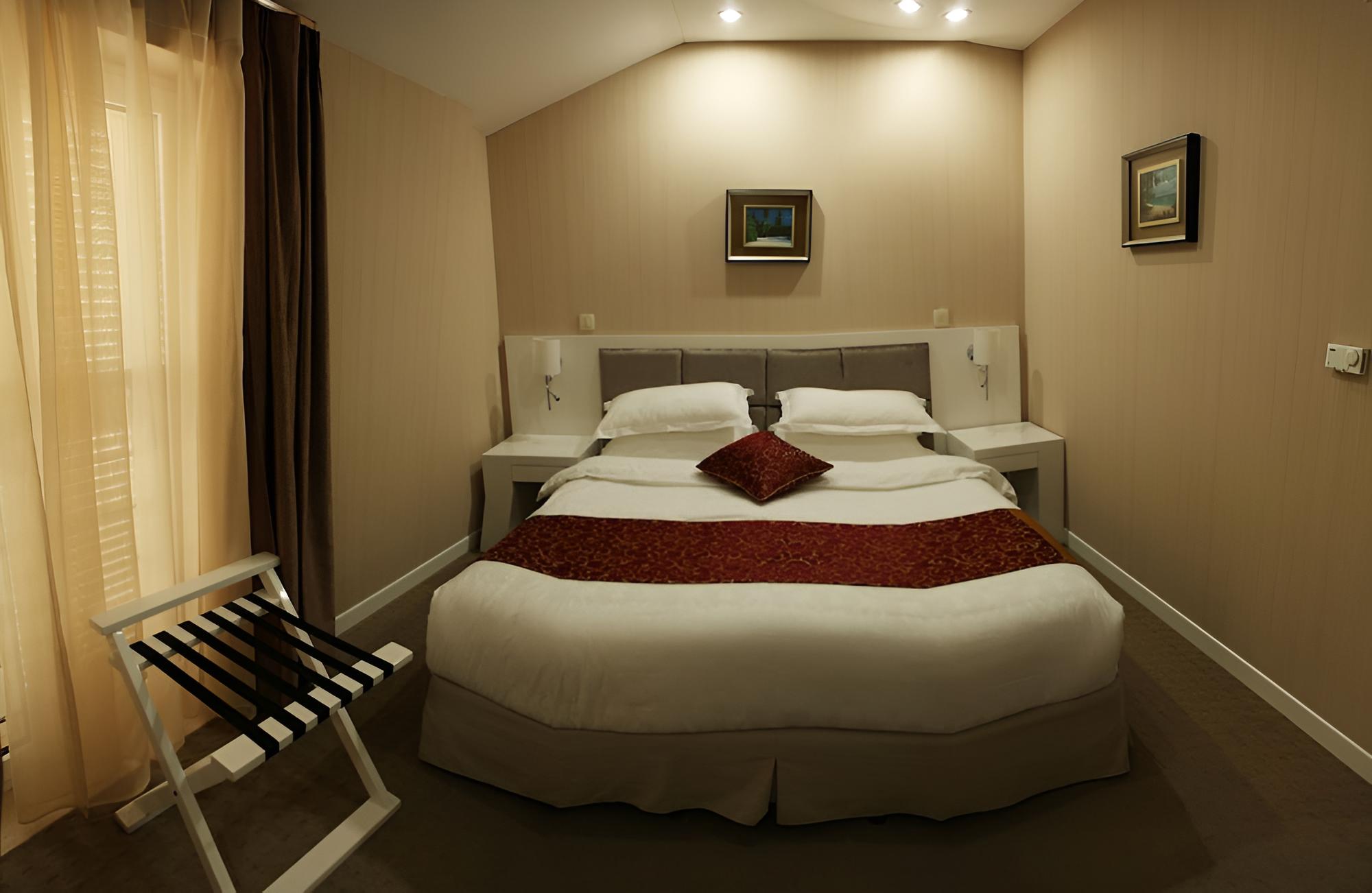 Classic Double Room, City View