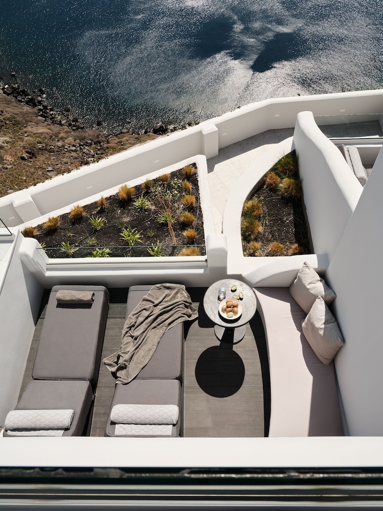Superior Suite outdoor hot tub sea view - Photo 6