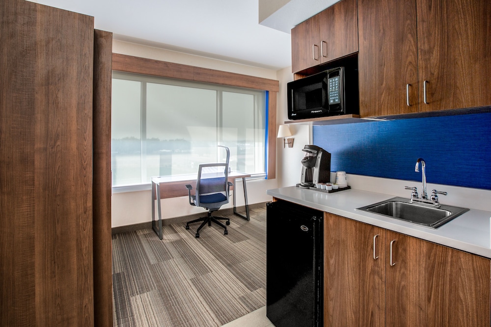 Suite, 2 Queen Beds - Photo 1