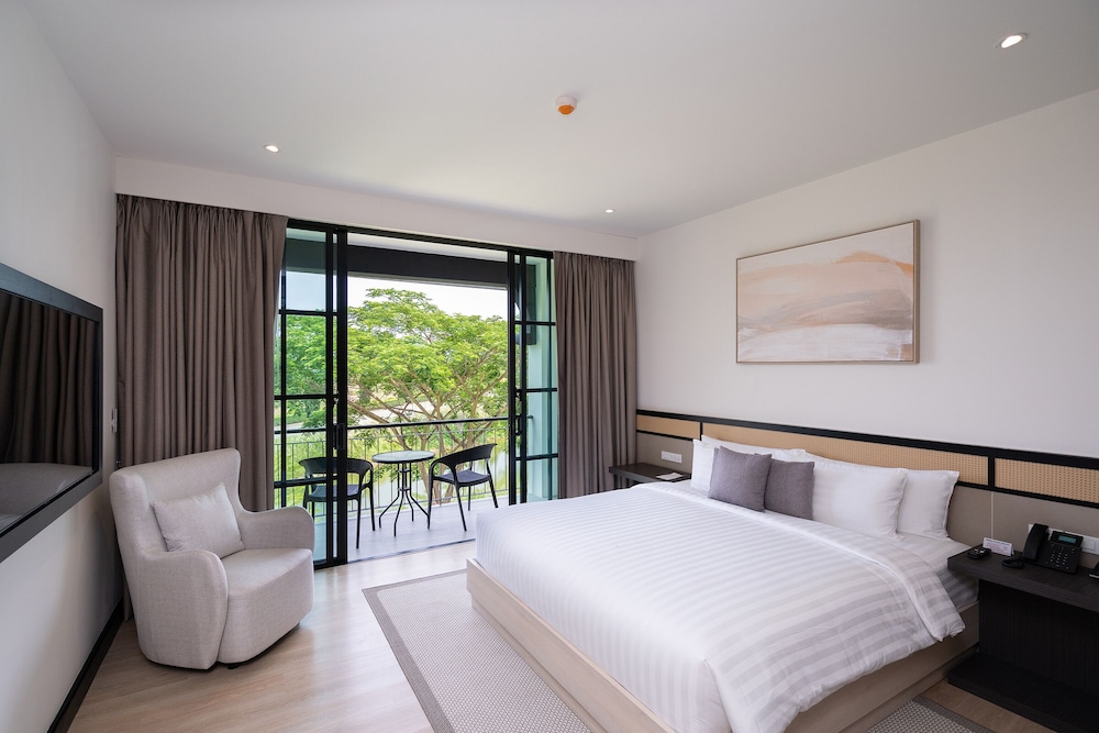 Deluxe Room (King bed) photo 1