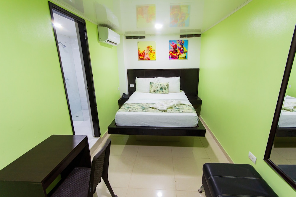 Hotel Marina Suites By Geh Suites — photo 57