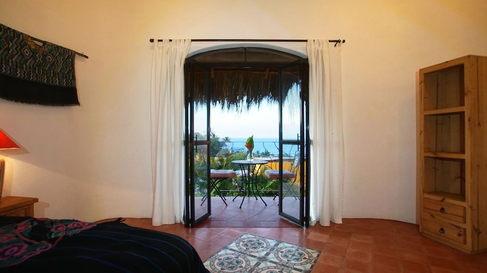 Unit #1 Villa, 1 Bedroom, Kitchen, Sea Facing