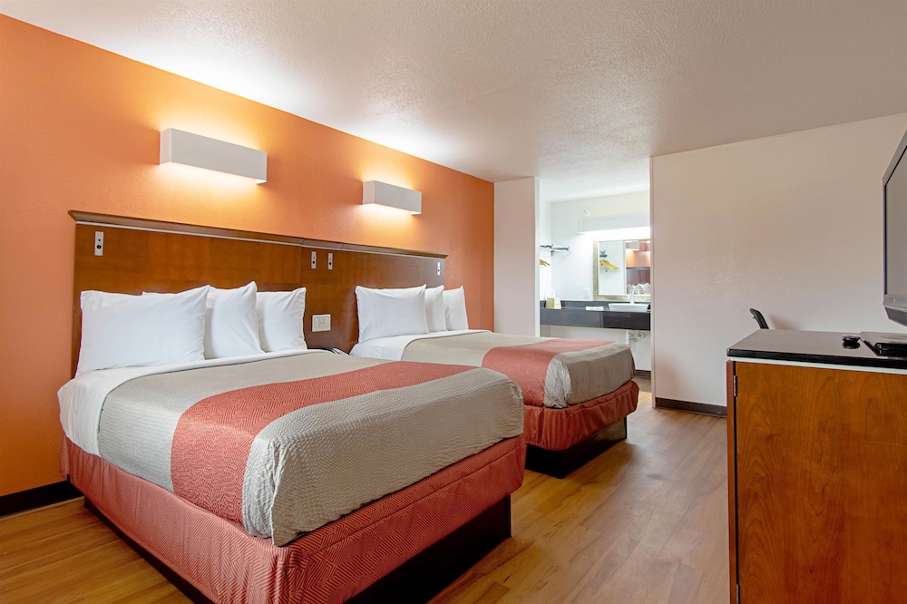 Standard Room, 2 Double Beds, Non Smoking, Refrigerator & Microwave - Photo 1