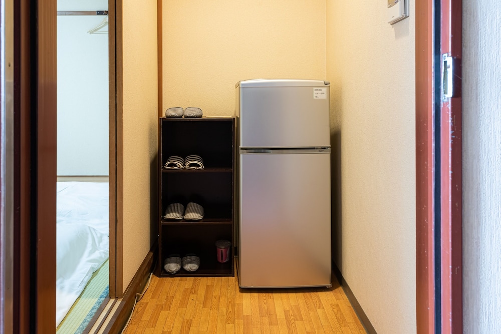 Japanese Room with Shared Bathroom - Quadruple, Smoking - Photo 5