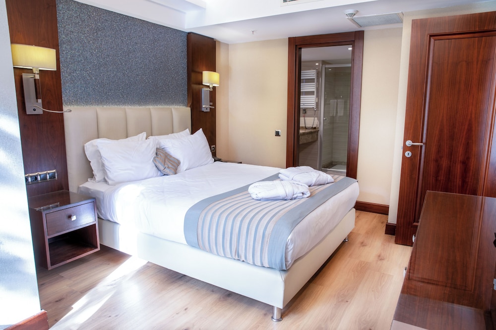 One Bedroom King Suite Room photo 2