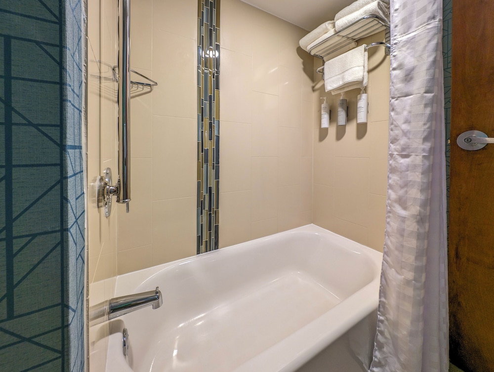 Studio Suite, 2 Queen Beds - Photo 13