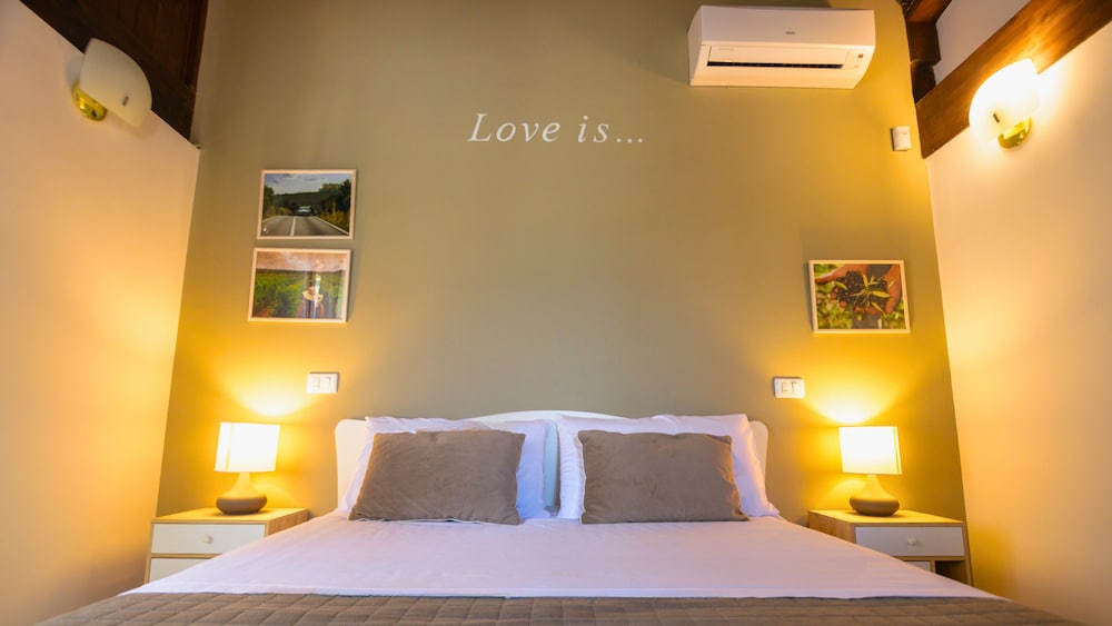 Comfort Room, Garden View, Poolside photo 2