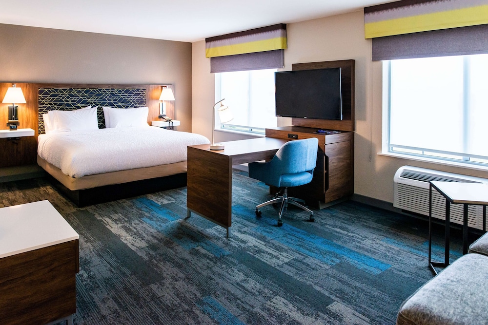 Suite, 1 King Bed, Accessible, Refrigerator & Microwave - Photo 1
