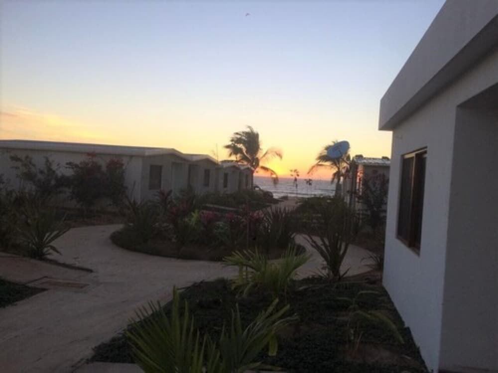Deluxe Twin Room, Beach View photo 3
