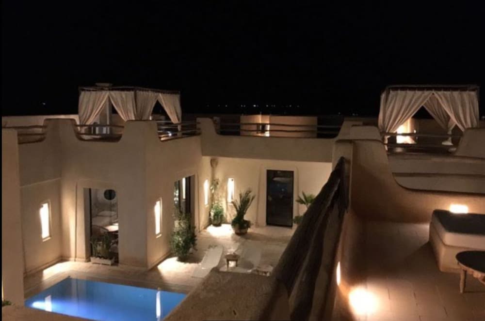 Villa photo 2