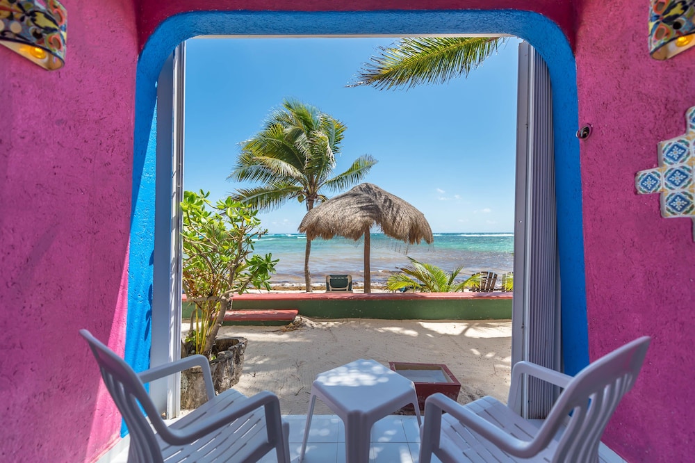 Standard Double Room, 2 Queen Beds, Private Bathroom, Beach View photo 3