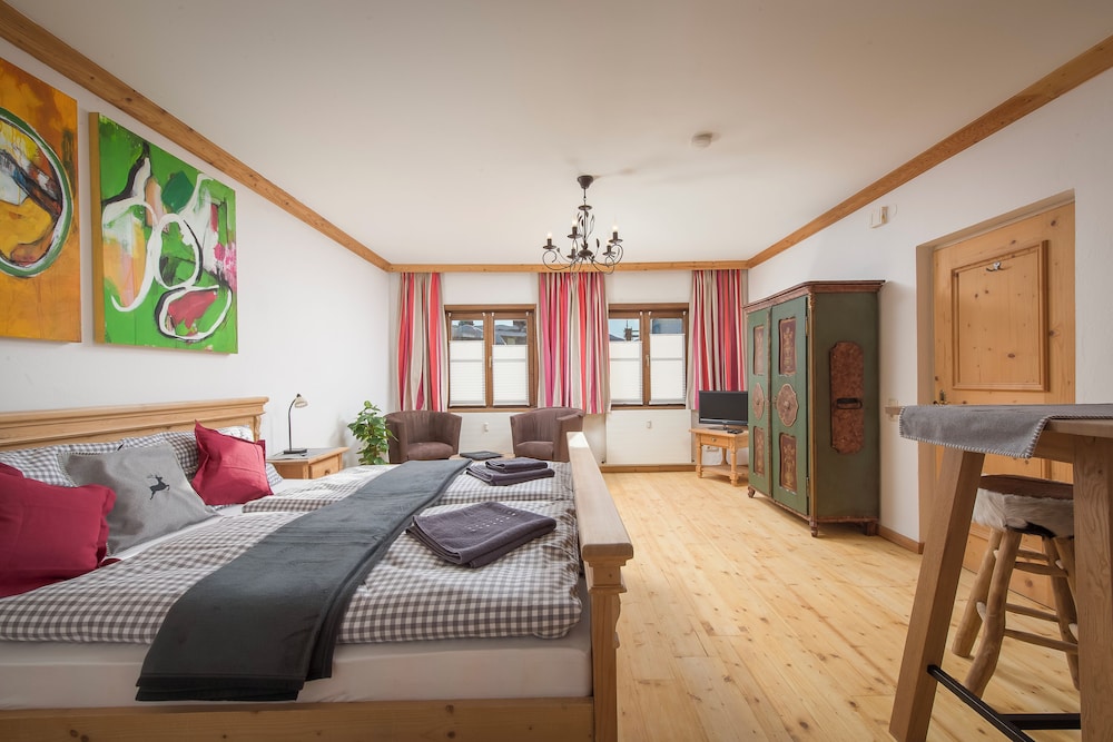 Studio Apartment photo 3
