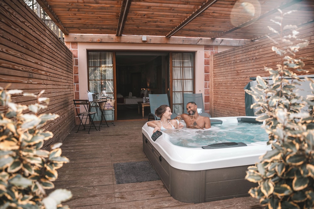 Junior Room, Hot Tub (Romantique)