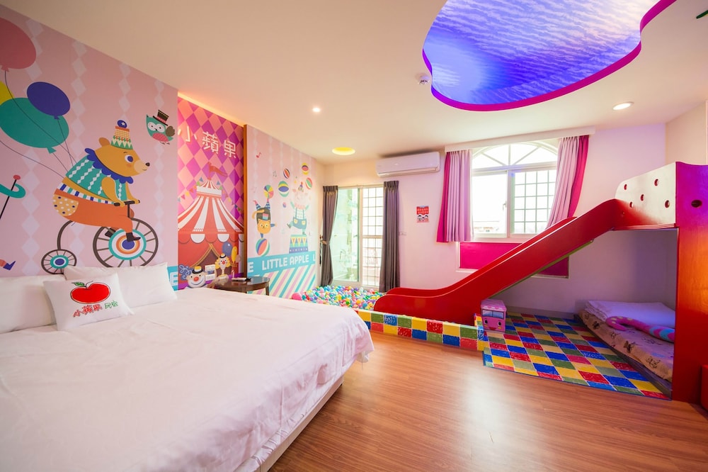 Family Quadruple Room photo 3