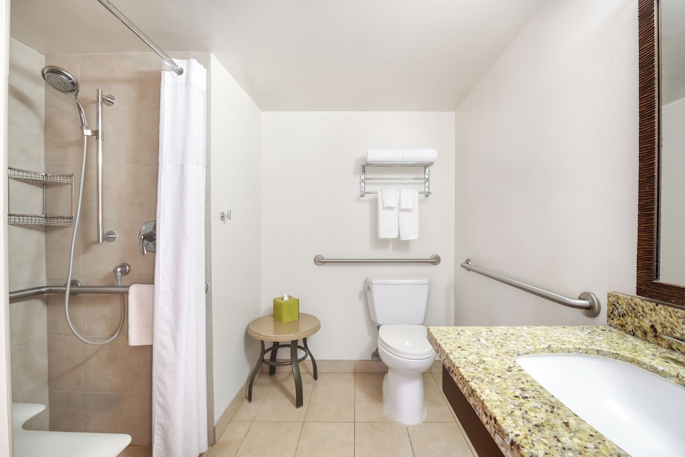 Room, Oceanfront (Accessible) - Photo 6