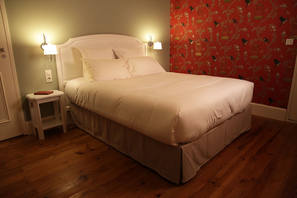 Deluxe Double Room, 1 Queen Bed, Non Smoking, Garden View