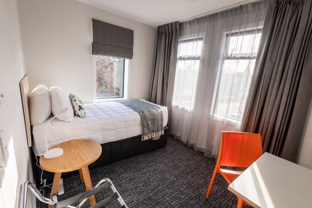 Classic Single Room (Shared Bathroom)