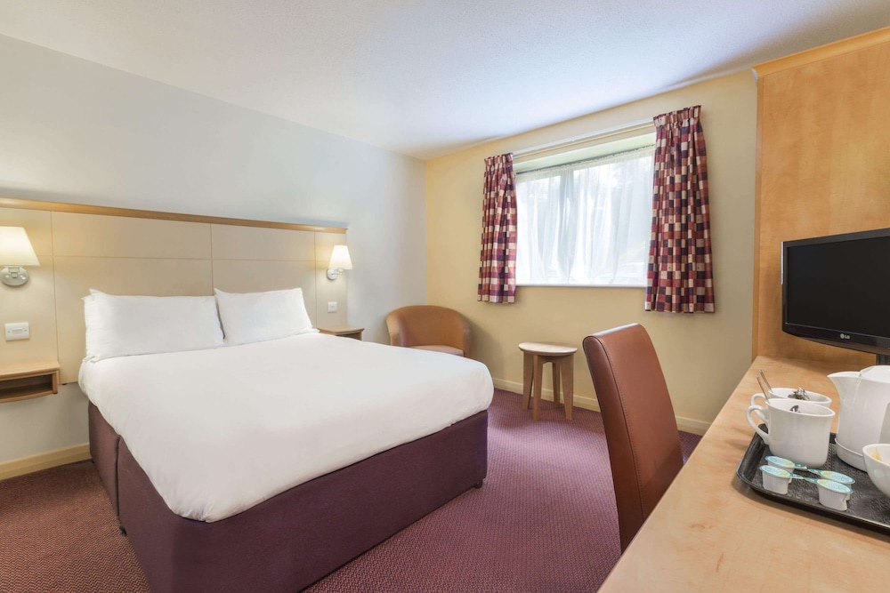 Room, 1 Double Bed, Non Smoking - Photo 3